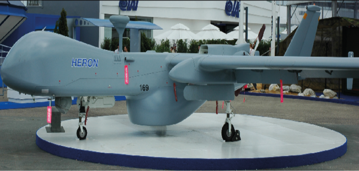 Un avión militar estacionado

El contenido generado por IA puede ser incorrecto.